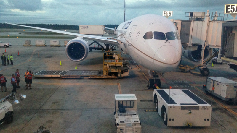 Illustration for article titled I Was A Passenger On The First Boeing 787 Dreamliner Flight In The U.S.